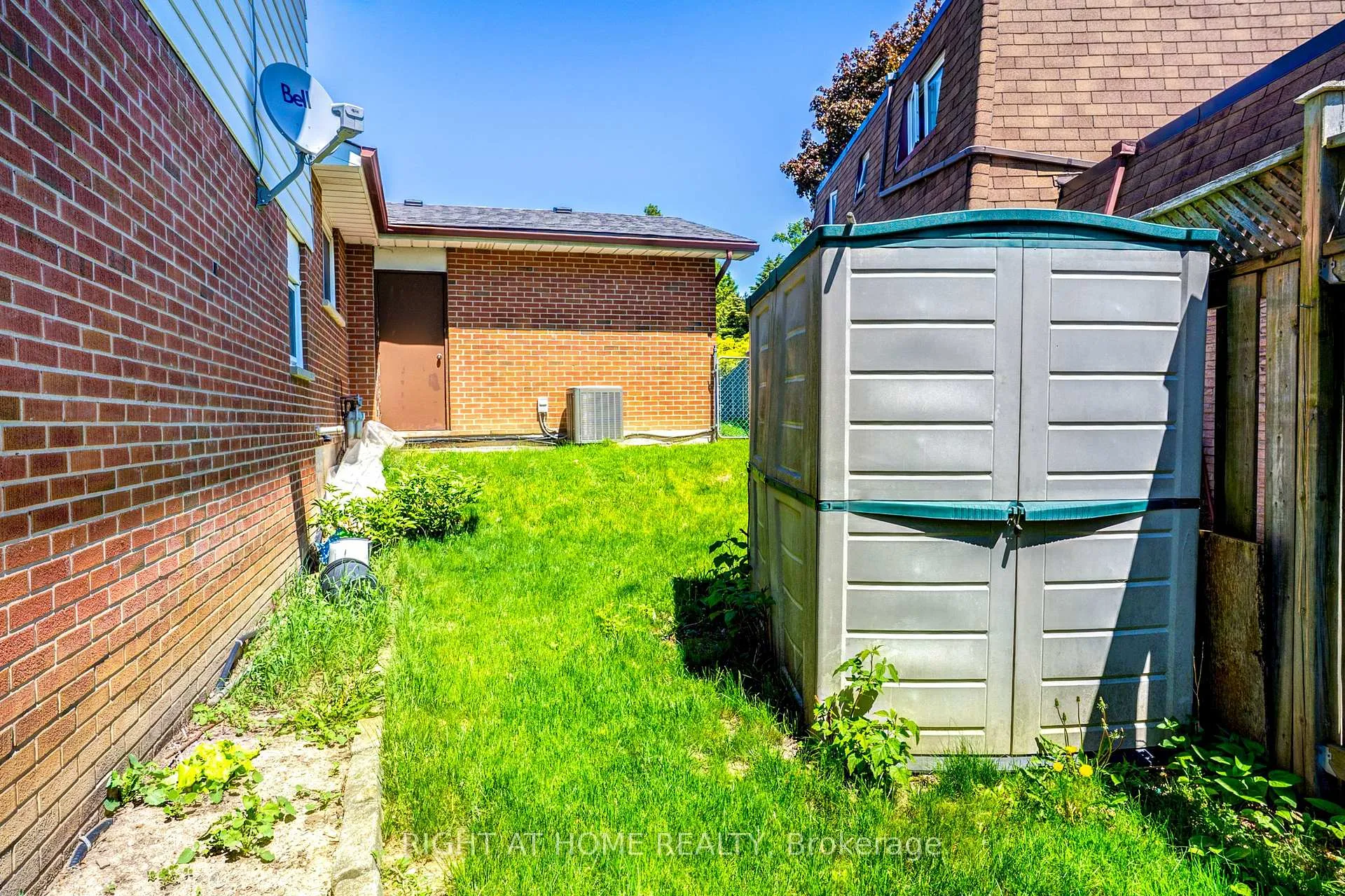 Photo 42 of 47 Shieldmark Crescent, Markham, Royal Orchard — HOMEH