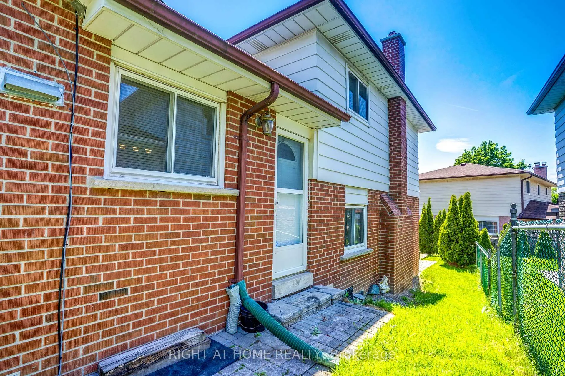 Photo 43 of 47 Shieldmark Crescent, Markham, Royal Orchard — HOMEH