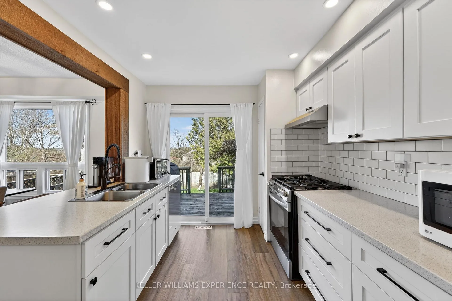 Photo 9 of 65 Garden Drive, Barrie, Allandale Heights — HOMEH