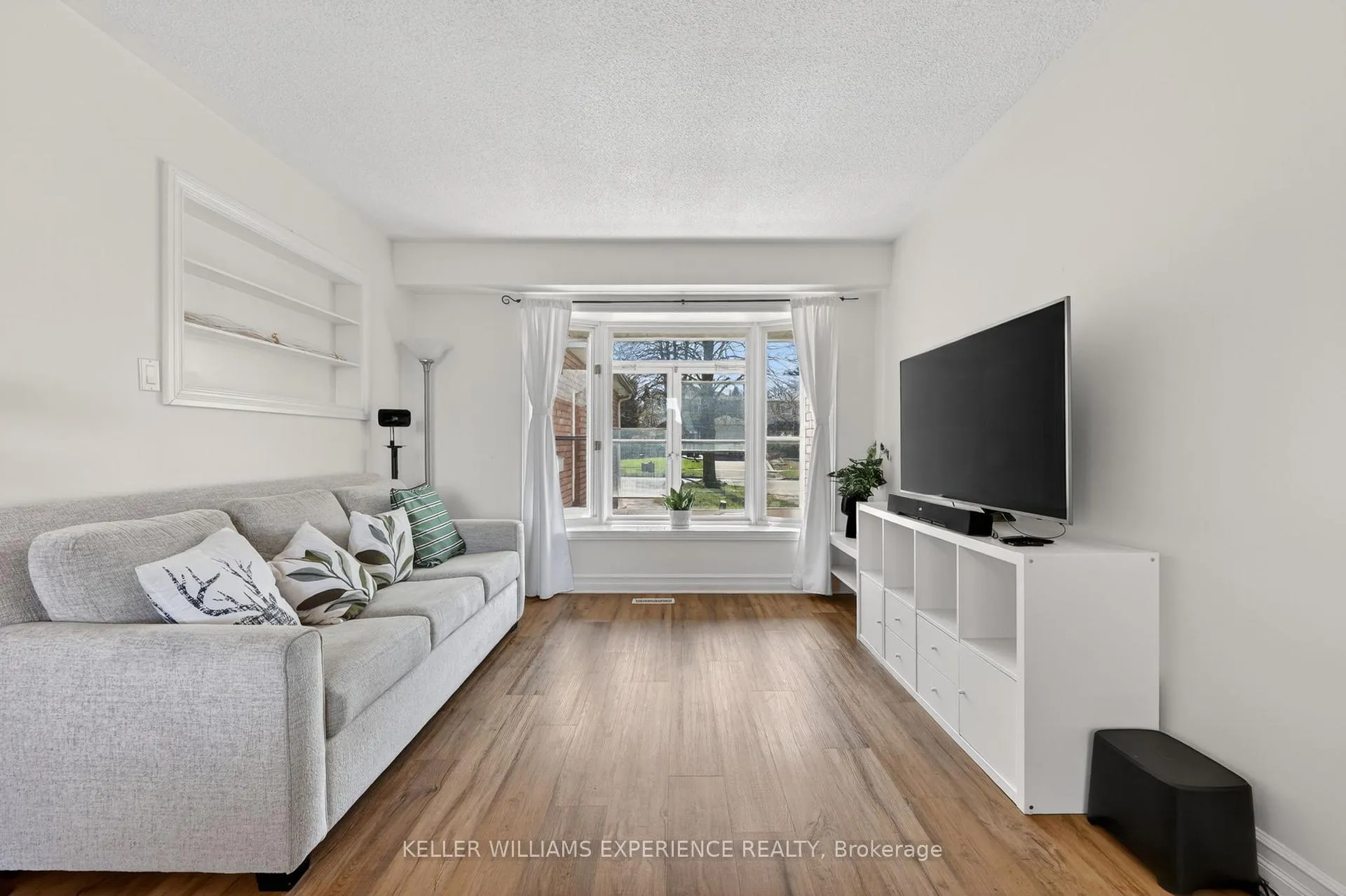 Photo 16 of 65 Garden Drive, Barrie, Allandale Heights — HOMEH