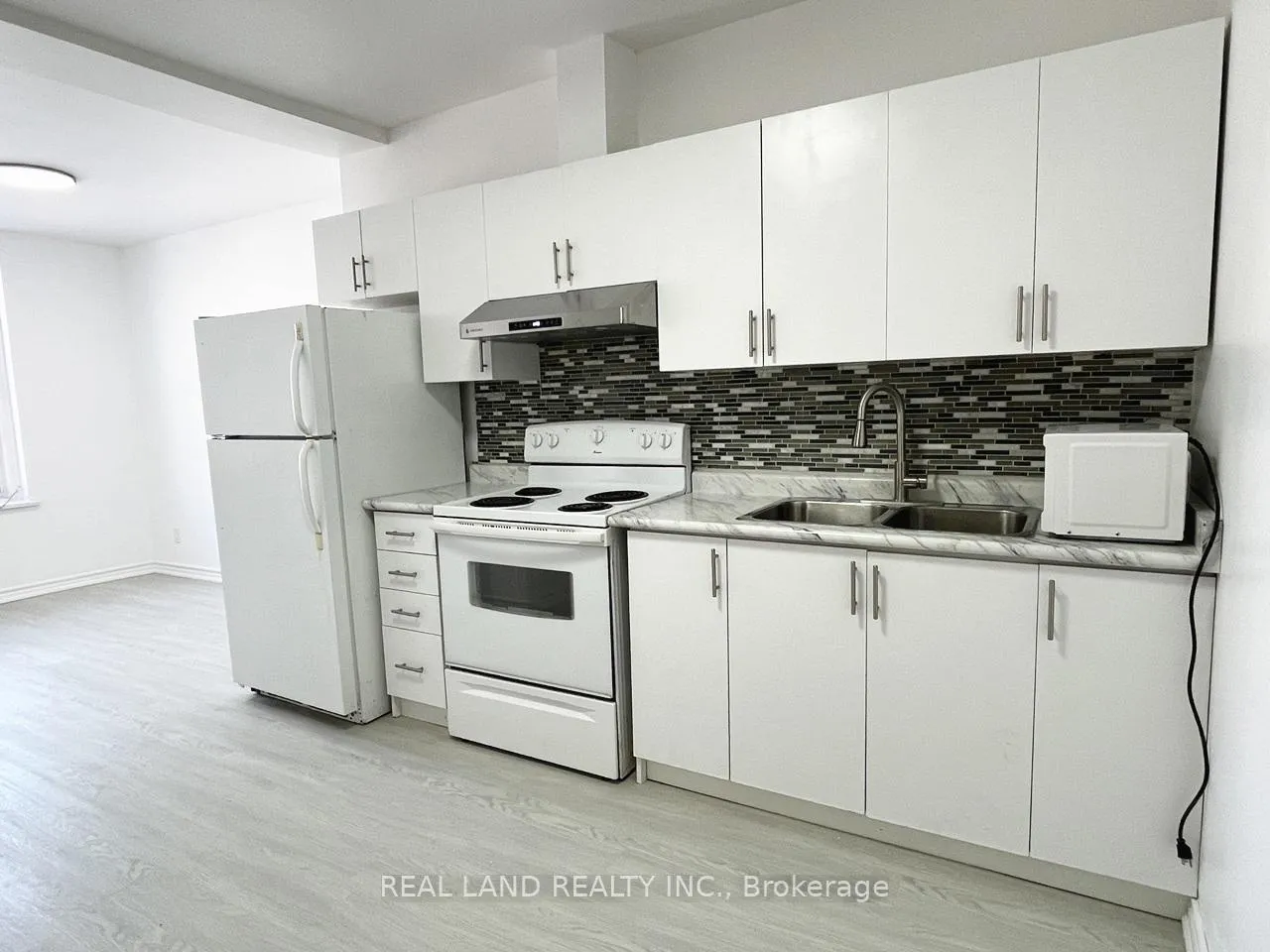 Photo 3 of Unit Unit 1, 31 King Street E, Oshawa, Central — HOMEH