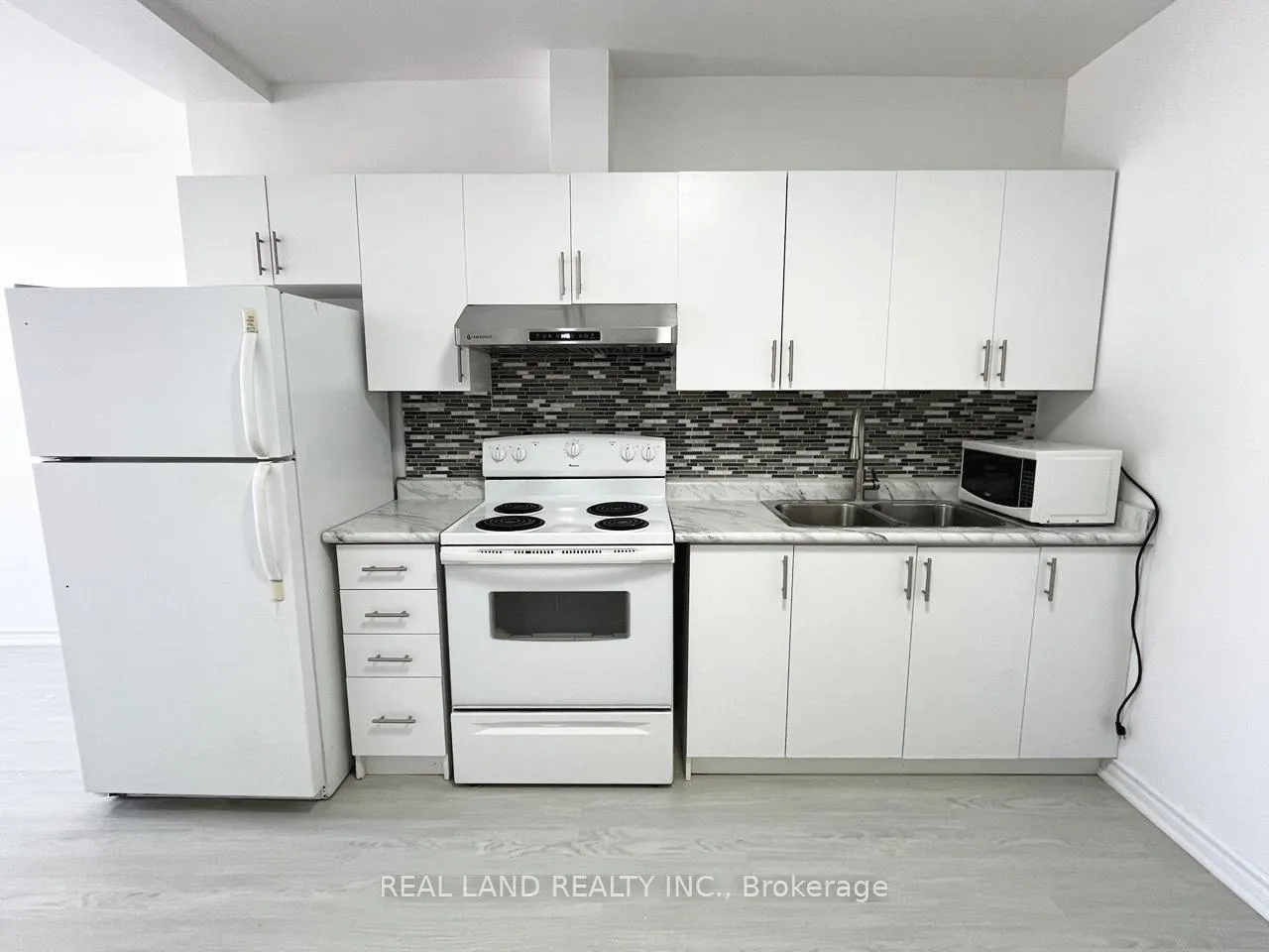 Photo 5 of Unit Unit 1, 31 King Street E, Oshawa, Central — HOMEH