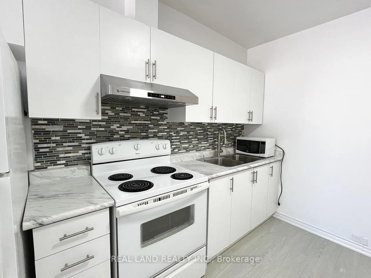 Photo 6 of Unit Unit 1, 31 King Street E, Oshawa, Central — HOMEH