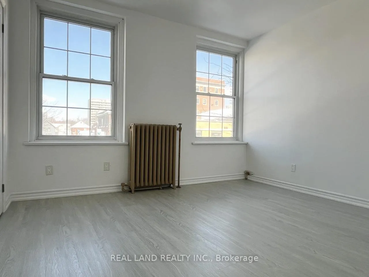 Photo 8 of Unit Unit 1, 31 King Street E, Oshawa, Central — HOMEH
