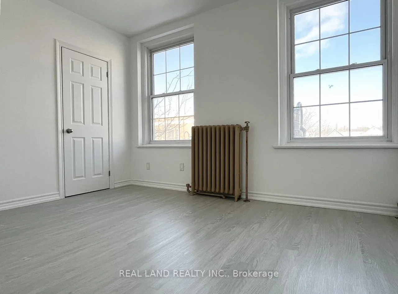 Photo 9 of Unit Unit 1, 31 King Street E, Oshawa, Central — HOMEH