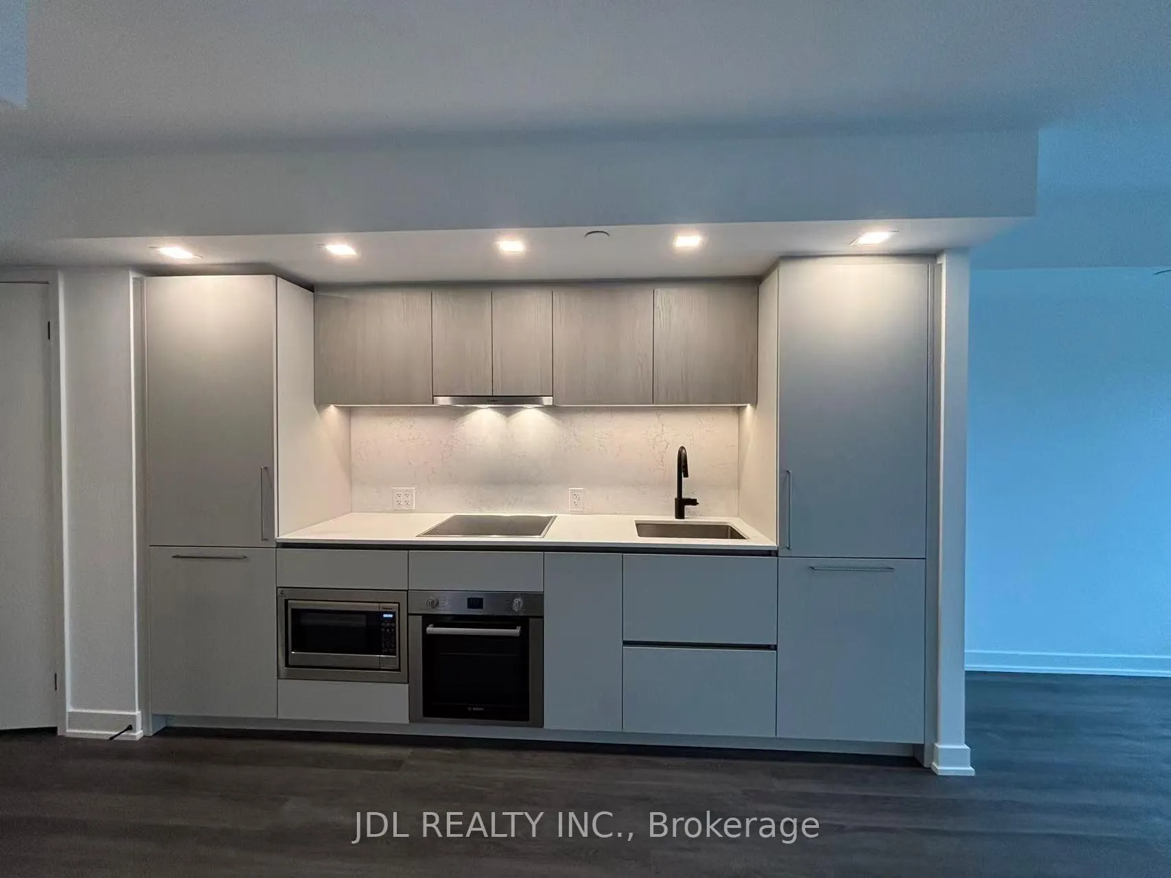 Photo 3 of Unit 1611, 609 Sherbourne Street, Toronto, North St. James Town — HOMEH
