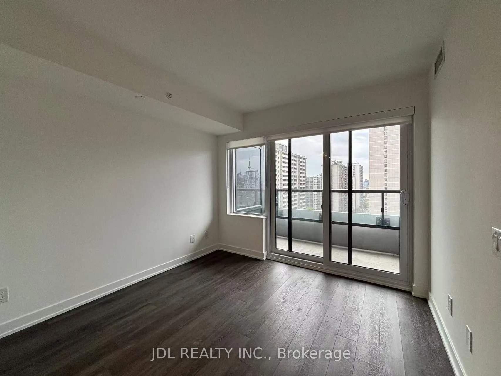 Photo 5 of Unit 1611, 609 Sherbourne Street, Toronto, North St. James Town — HOMEH