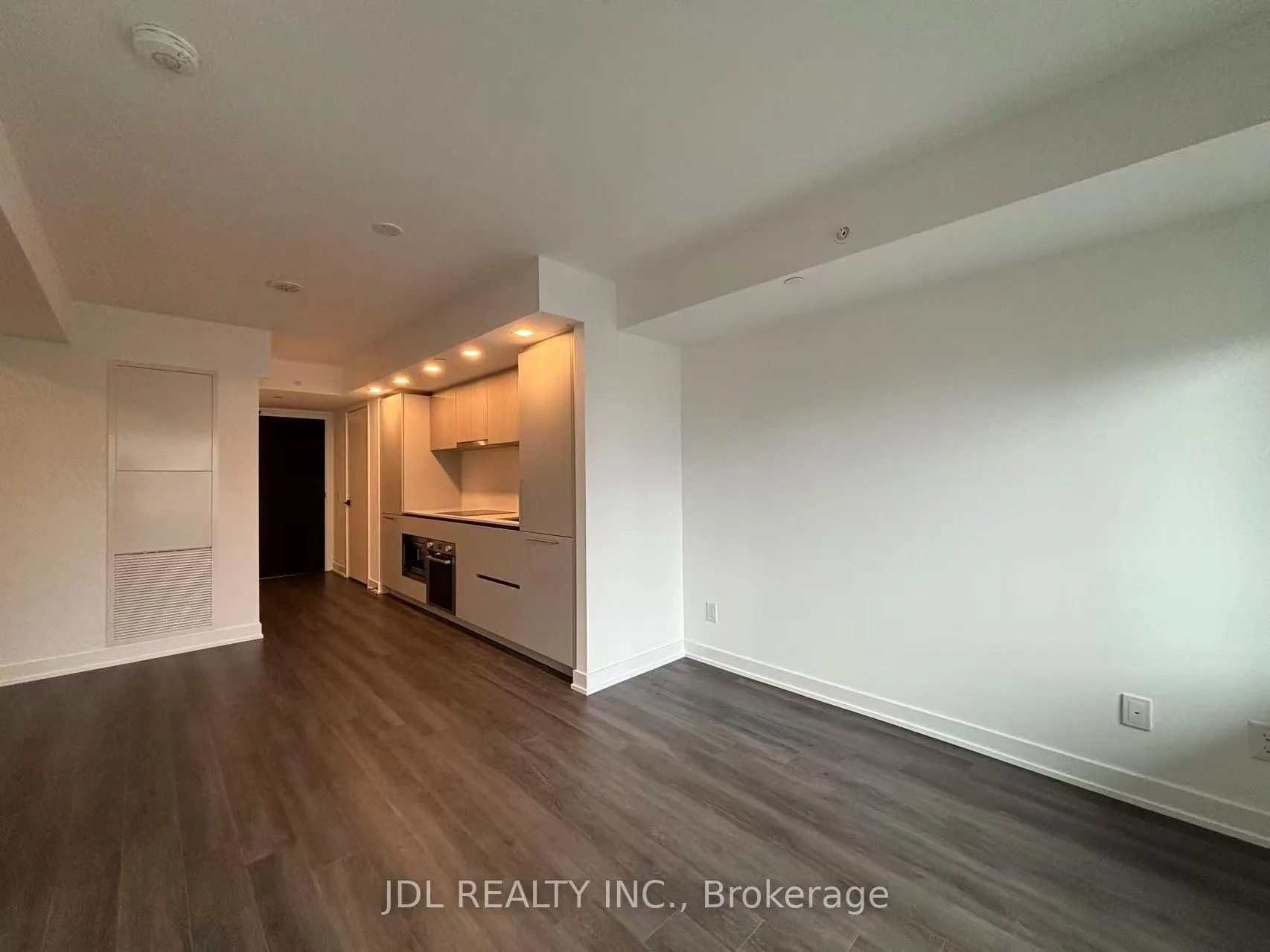 Photo 7 of Unit 1611, 609 Sherbourne Street, Toronto, North St. James Town — HOMEH