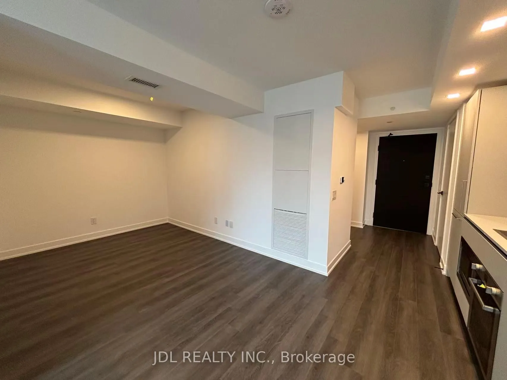Photo 8 of Unit 1611, 609 Sherbourne Street, Toronto, North St. James Town — HOMEH