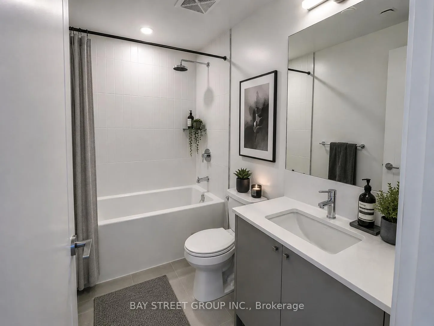 Photo 3 of Unit 902, 10 Oak Street, Toronto, Regent Park — HOMEH