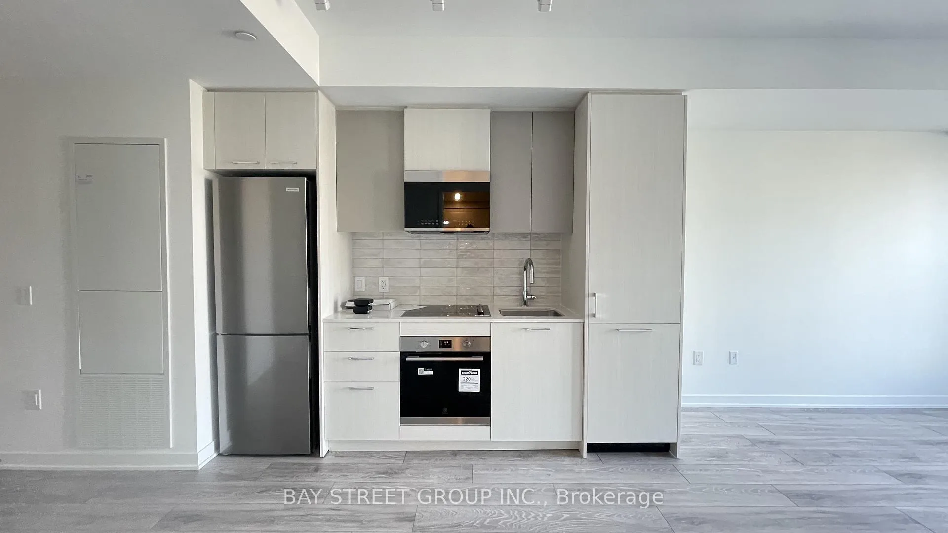 Photo 8 of Unit 902, 10 Oak Street, Toronto, Regent Park — HOMEH