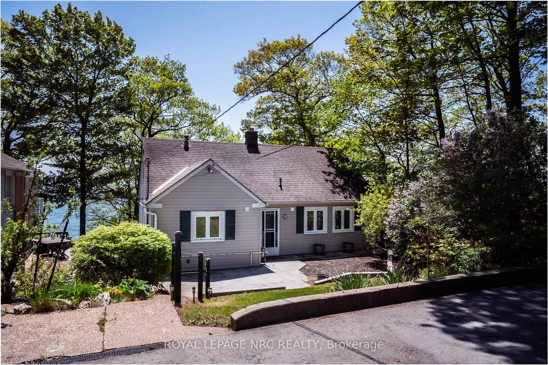 Photo 1 of 10245 Camelot Drive, Wainfleet, Lakeshore — HOMEH