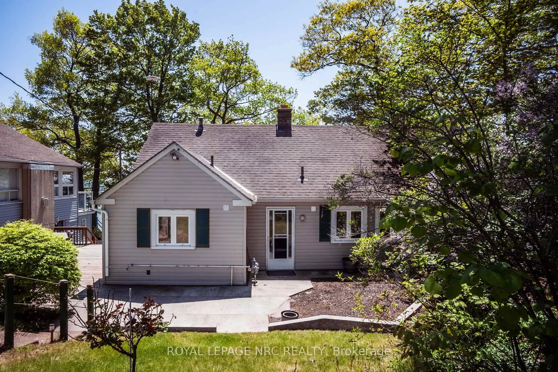 Photo 2 of 10245 Camelot Drive, Wainfleet, Lakeshore — HOMEH