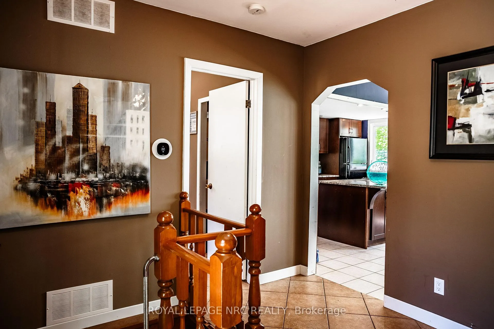 Photo 4 of 10245 Camelot Drive, Wainfleet, Lakeshore — HOMEH