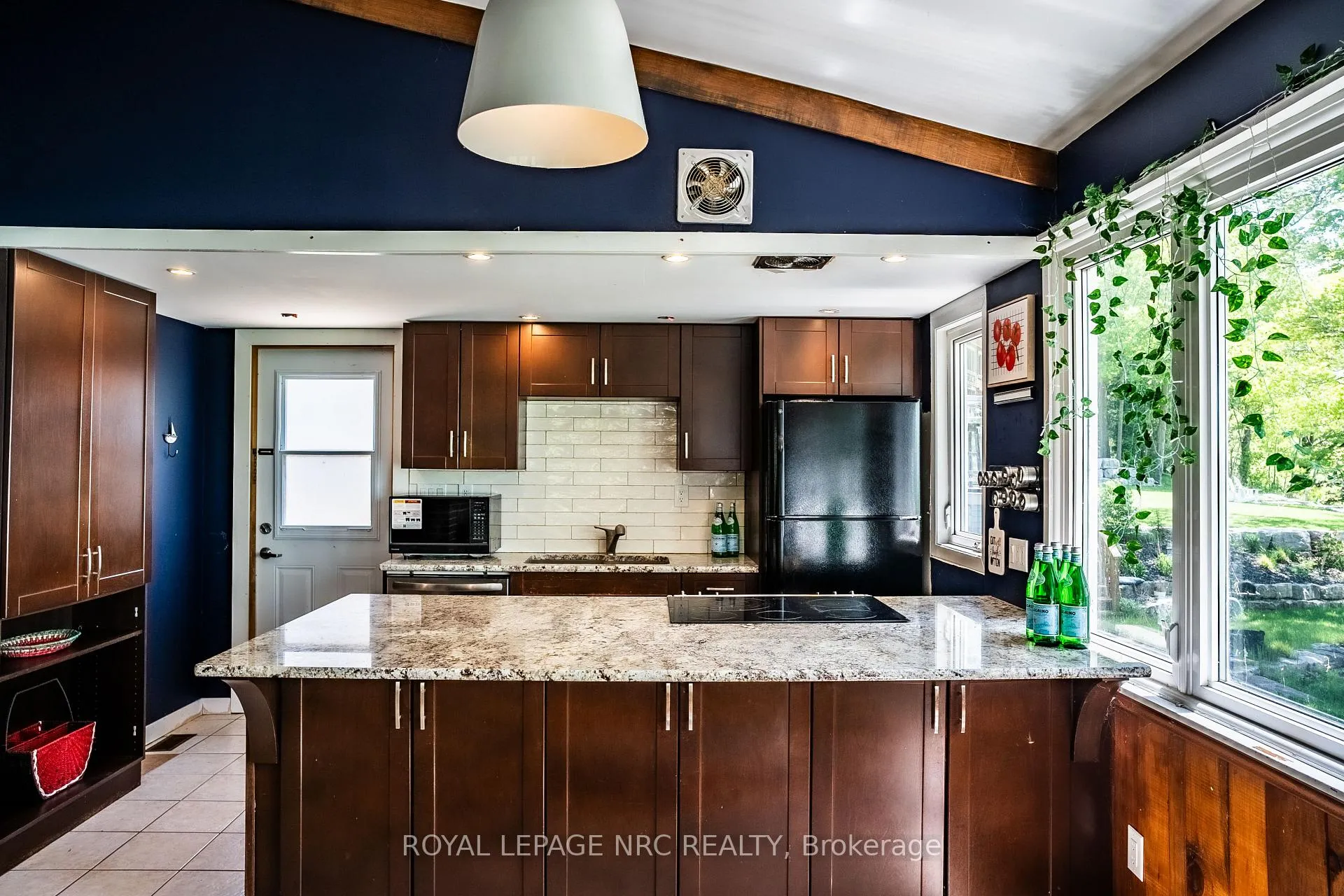 Photo 8 of 10245 Camelot Drive, Wainfleet, Lakeshore — HOMEH