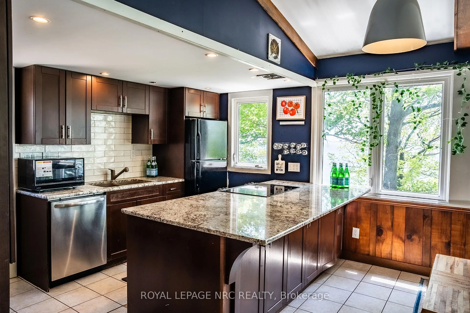 Photo 9 of 10245 Camelot Drive, Wainfleet, Lakeshore — HOMEH