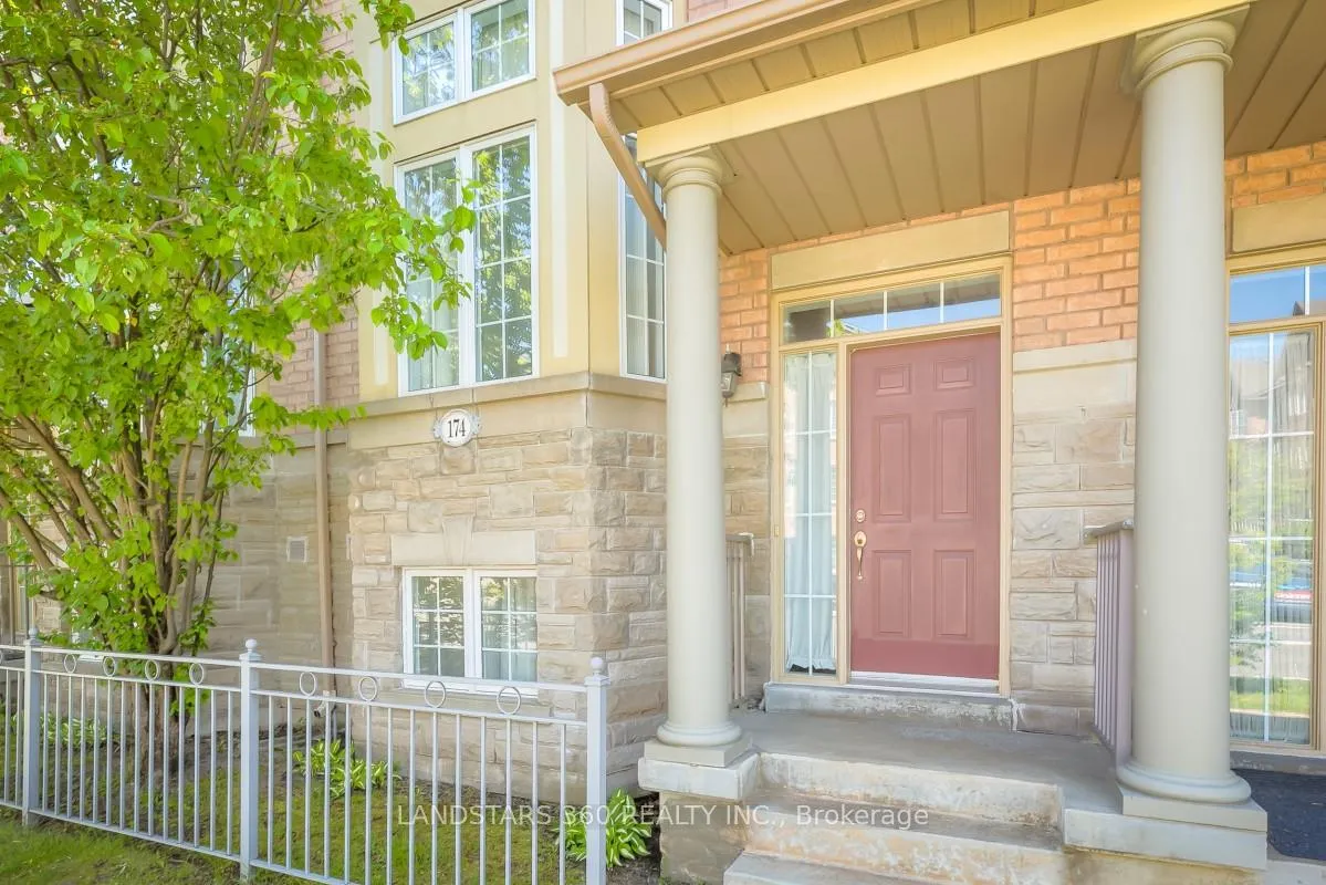Photo 2 of 174 Legends Way, Markham, Unionville — HOMEH