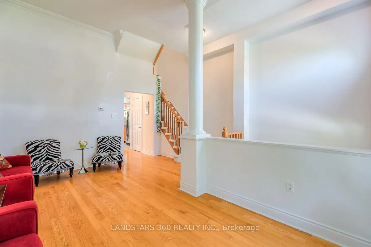 Photo 11 of 174 Legends Way, Markham, Unionville — HOMEH