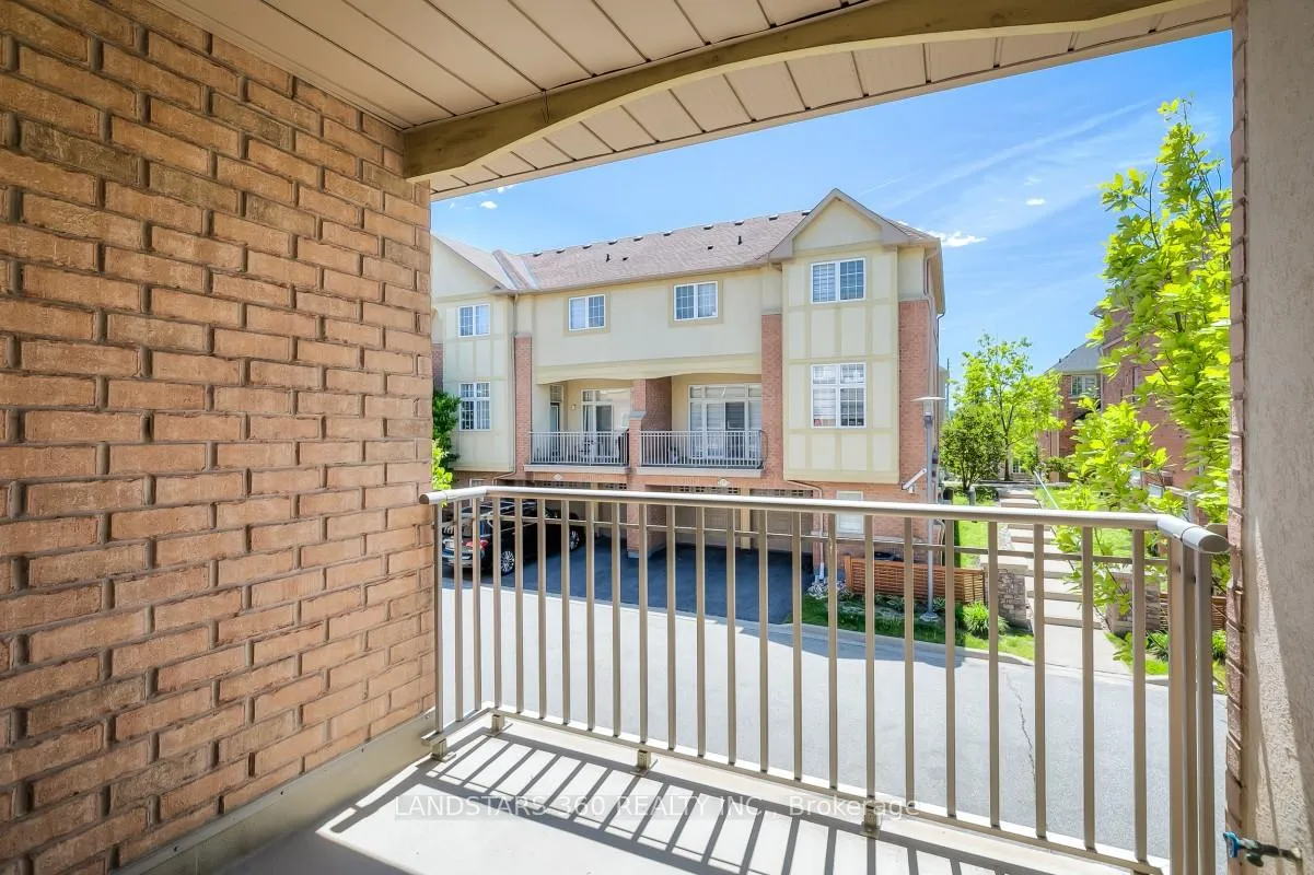 Photo 17 of 174 Legends Way, Markham, Unionville — HOMEH