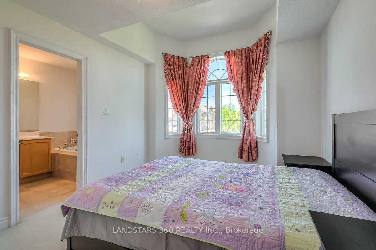 Photo 25 of 174 Legends Way, Markham, Unionville — HOMEH