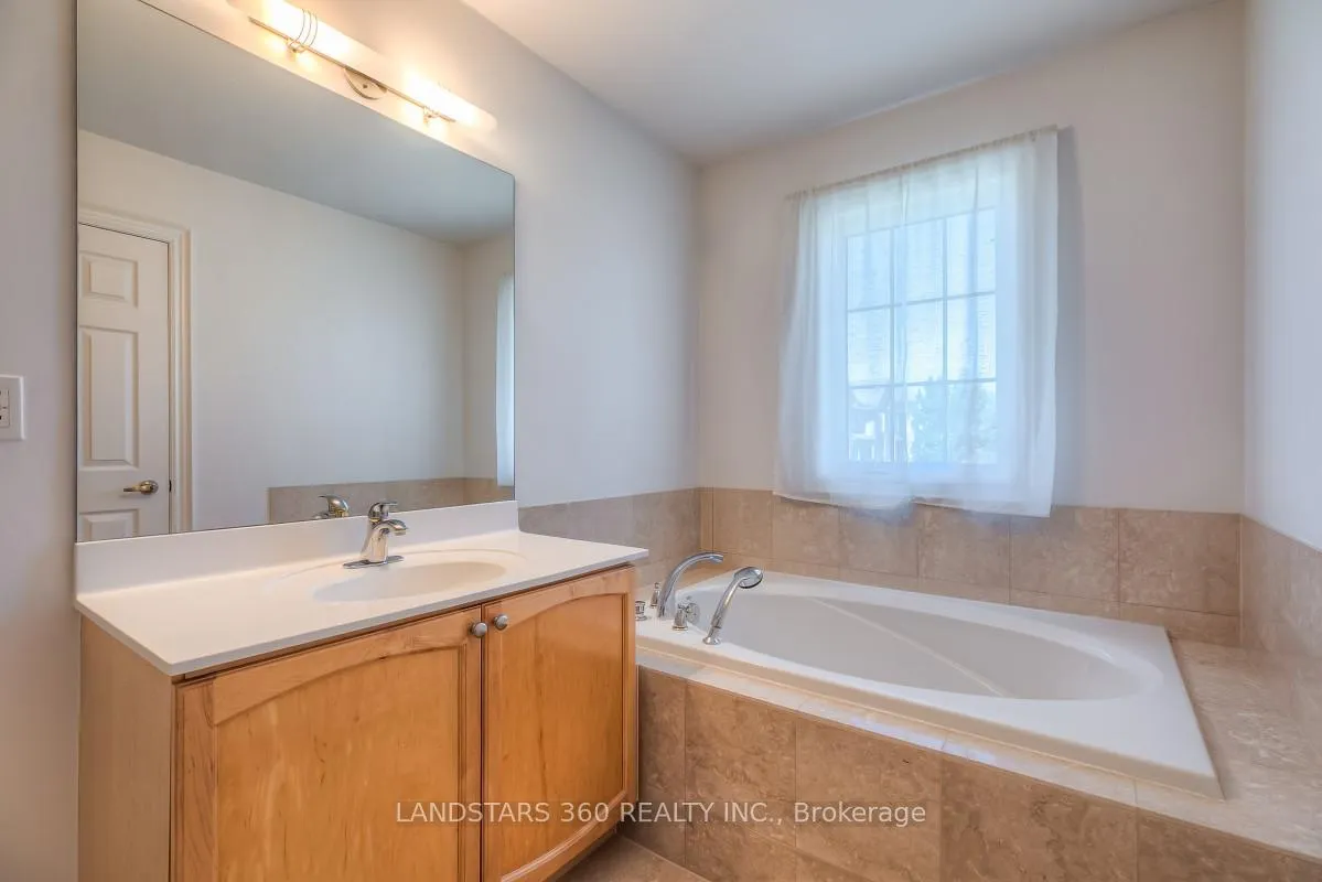 Photo 23 of 174 Legends Way, Markham, Unionville — HOMEH