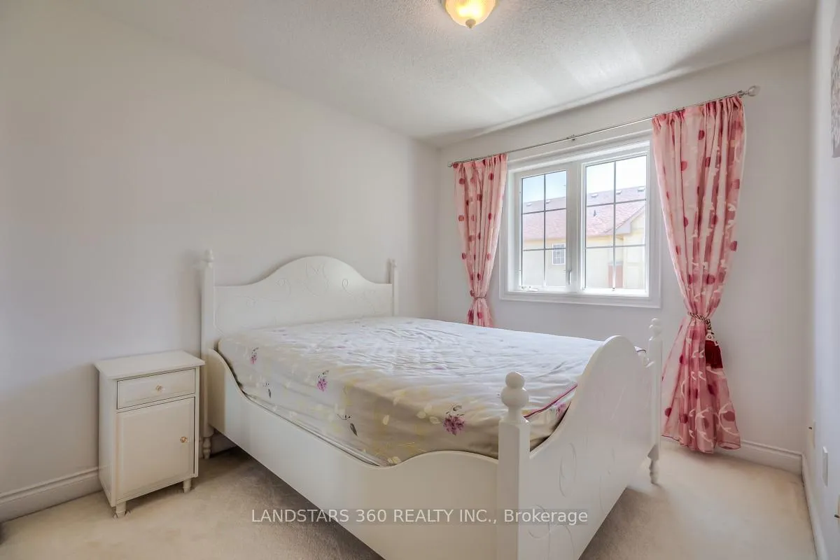 Photo 30 of 174 Legends Way, Markham, Unionville — HOMEH
