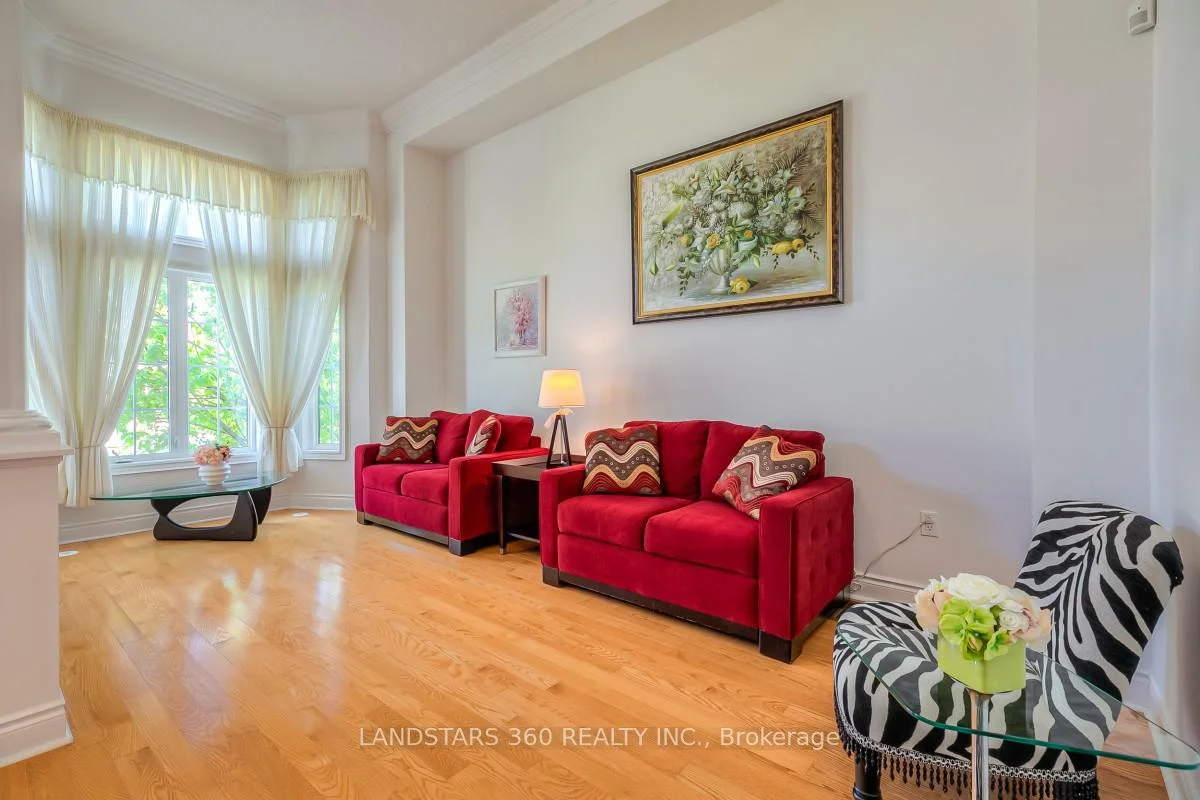 Photo 6 of 174 Legends Way, Markham, Unionville — HOMEH