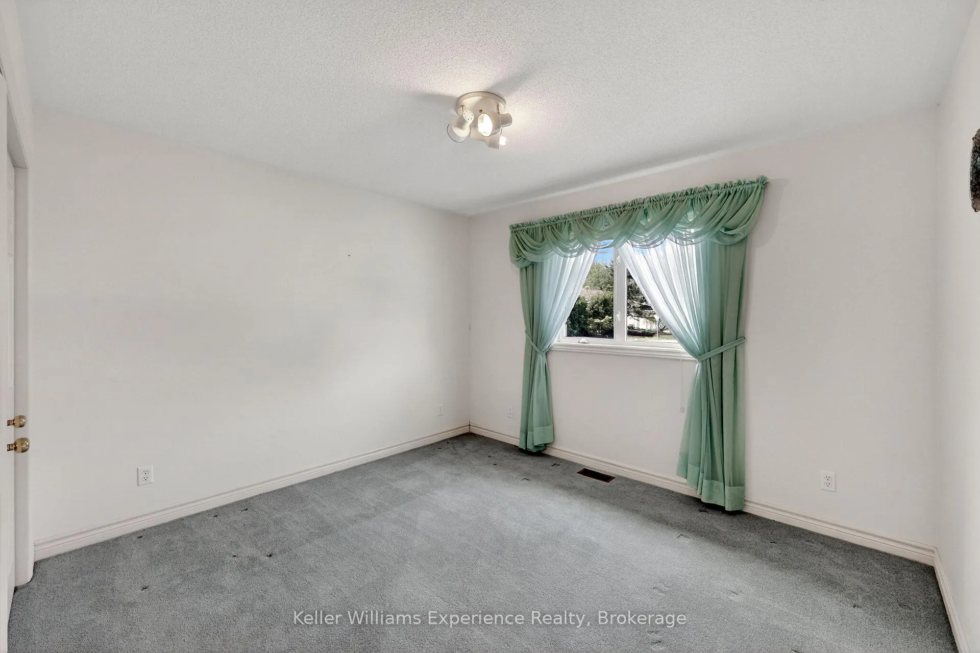 Photo 9 of 5 Bridle Road, Penetanguishene — HOMEH