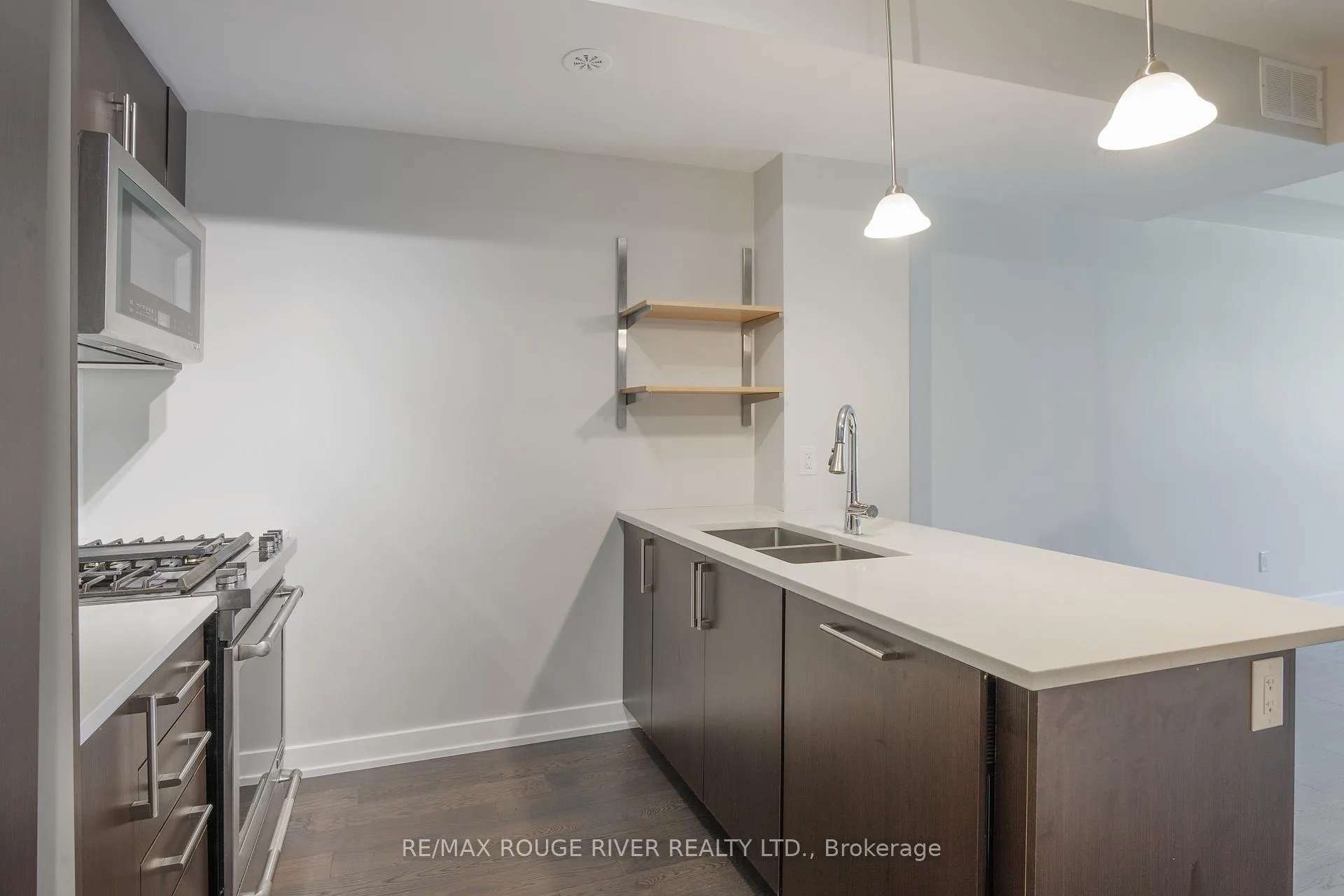 Photo 7 of Unit 4, 26 Ernest Avenue, Toronto, Dovercourt-Wallace Emerson-Junction — HOMEH