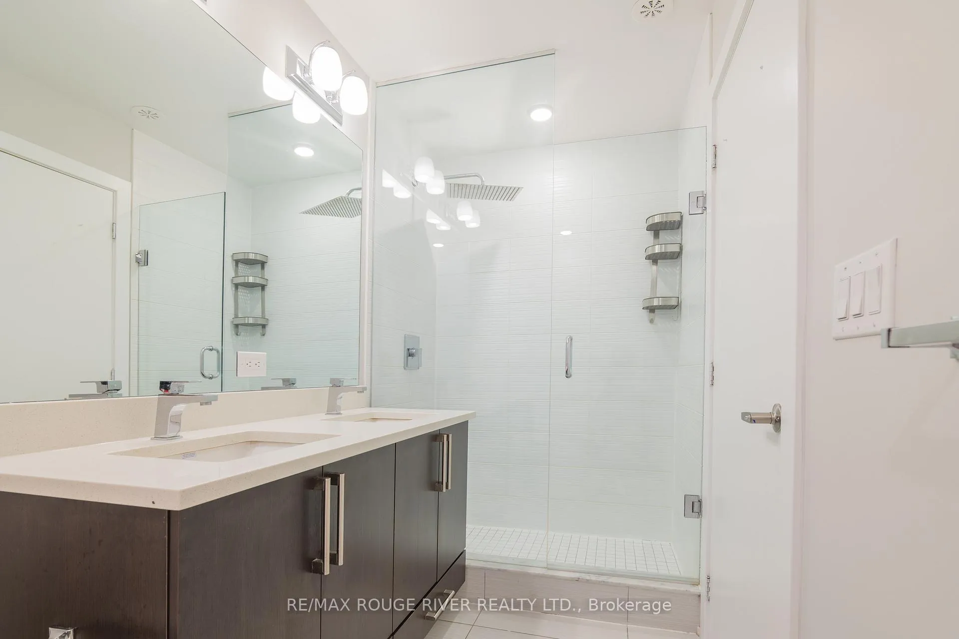 Photo 17 of Unit 4, 26 Ernest Avenue, Toronto, Dovercourt-Wallace Emerson-Junction — HOMEH