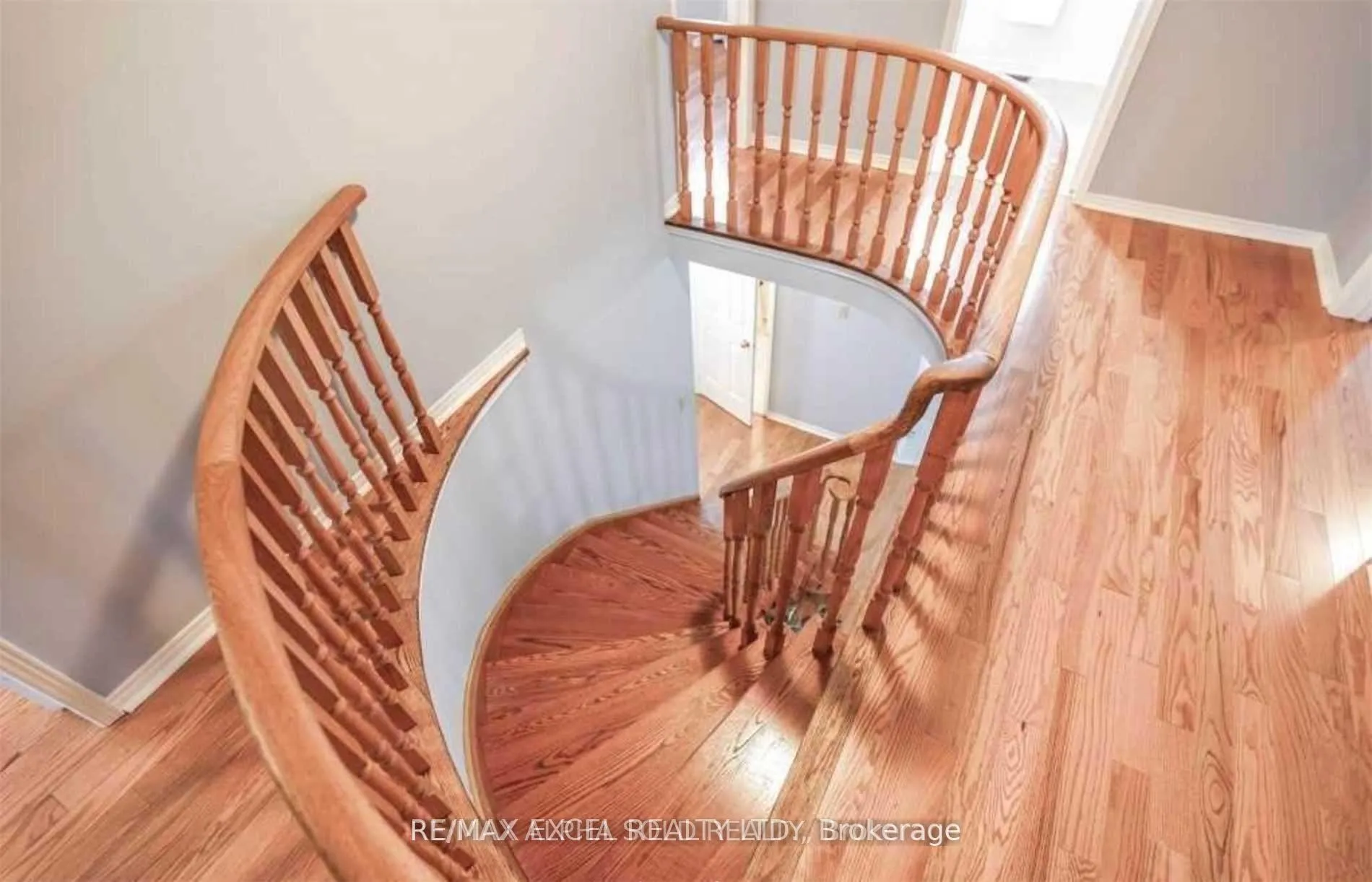 Photo 12 of 59 Dewberry Drive, Markham, Middlefield — HOMEH