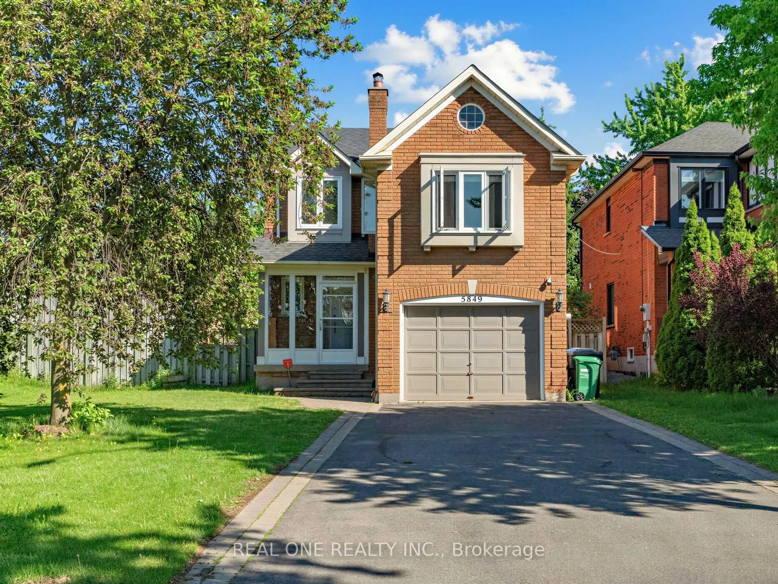 Photo 1 of 5849 Chorley Place, Mississauga, Central Erin Mills — HOMEH