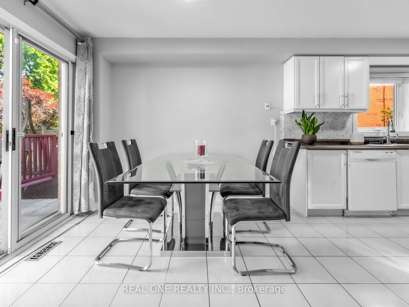 Photo 10 of 5849 Chorley Place, Mississauga, Central Erin Mills — HOMEH