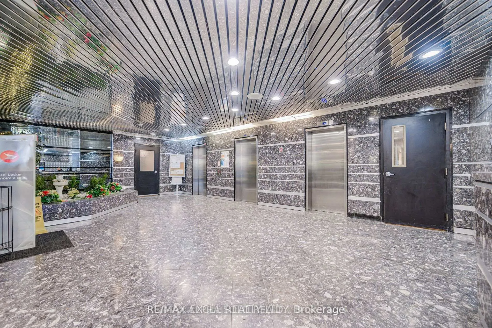 Photo 6 of Unit 303, 4727 Sheppard Avenue E, Scarborough, Agincourt South-Malvern West — HOMEH