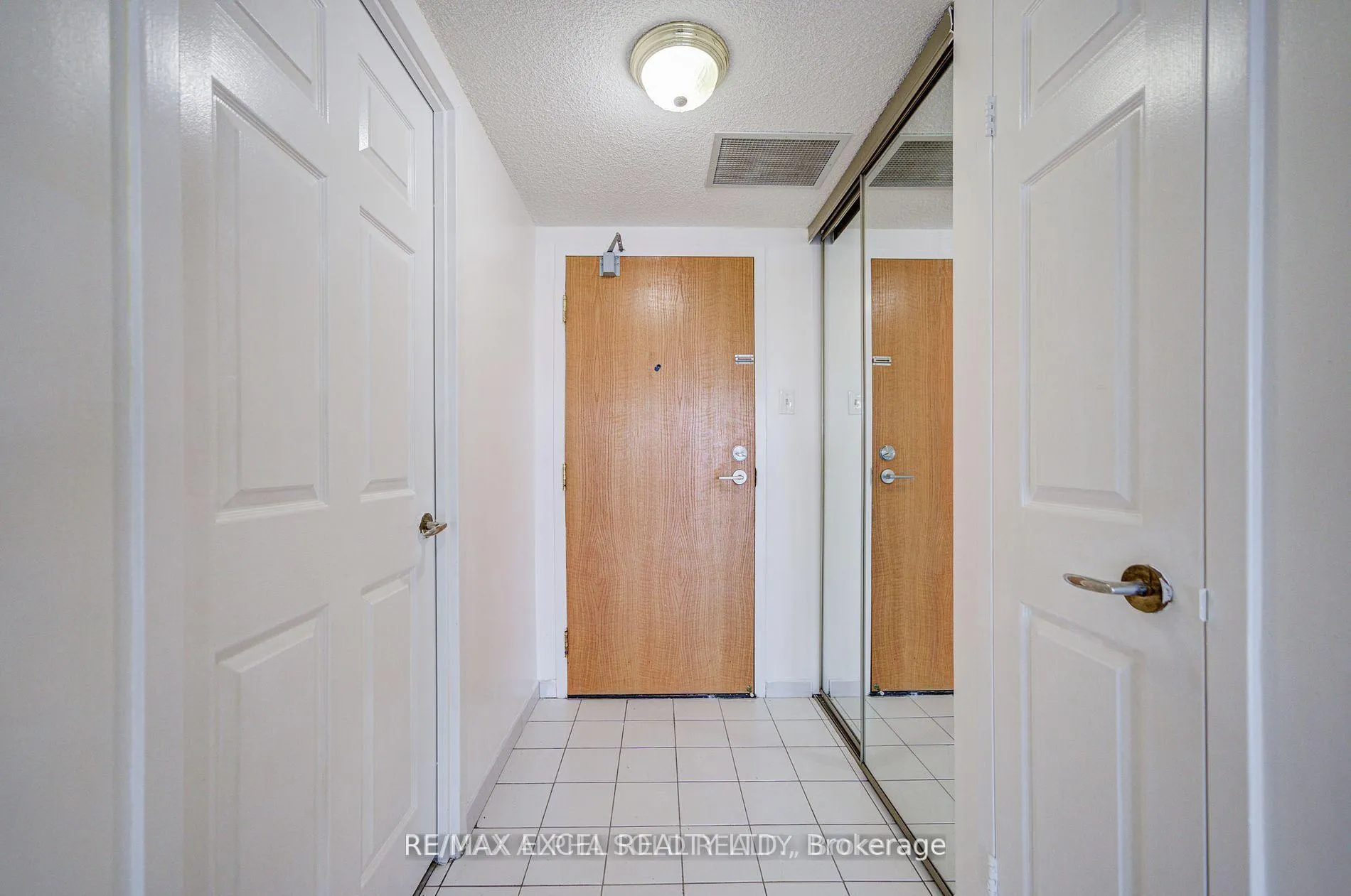 Photo 9 of Unit 303, 4727 Sheppard Avenue E, Scarborough, Agincourt South-Malvern West — HOMEH
