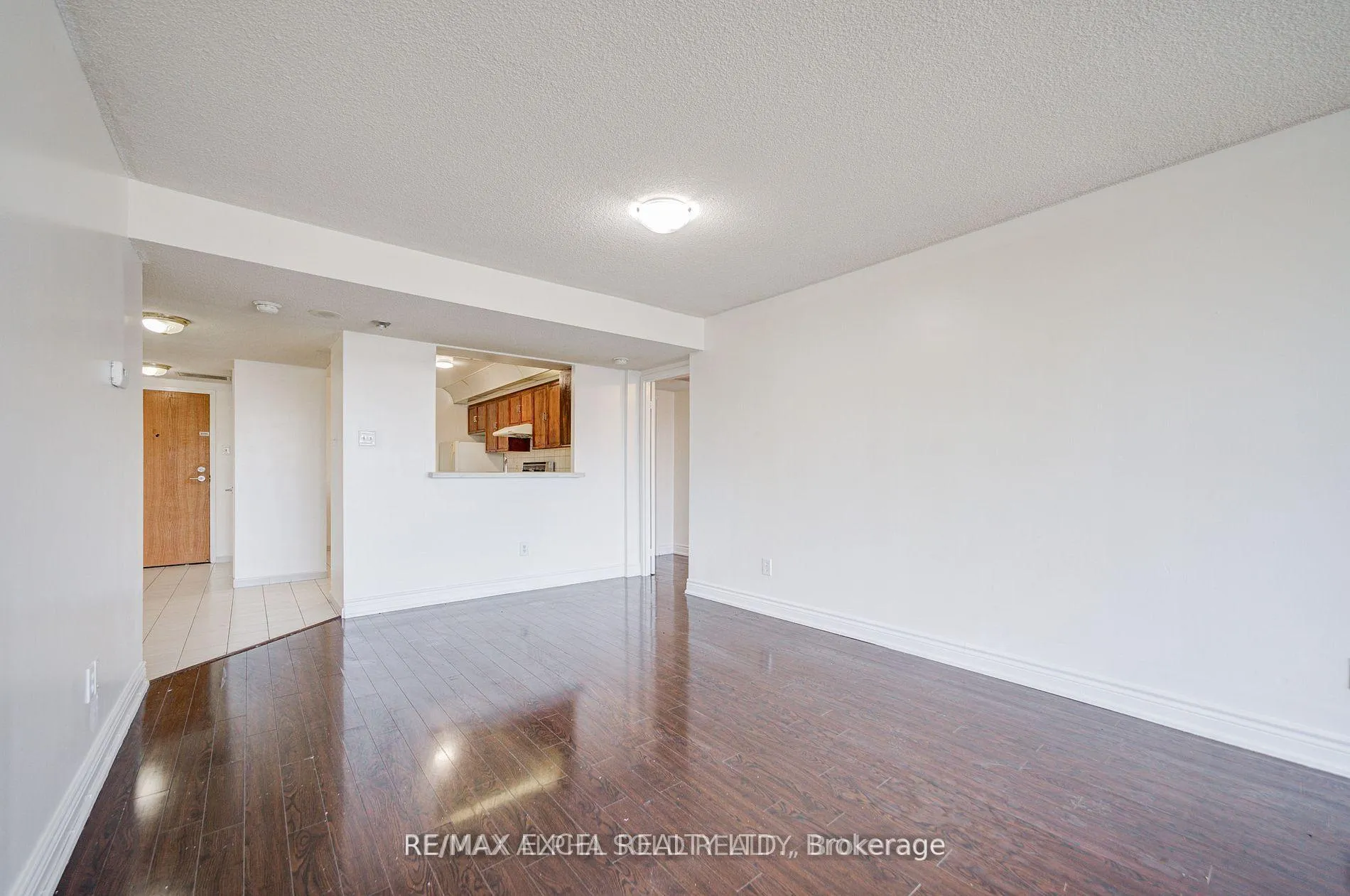 Photo 14 of Unit 303, 4727 Sheppard Avenue E, Scarborough, Agincourt South-Malvern West — HOMEH
