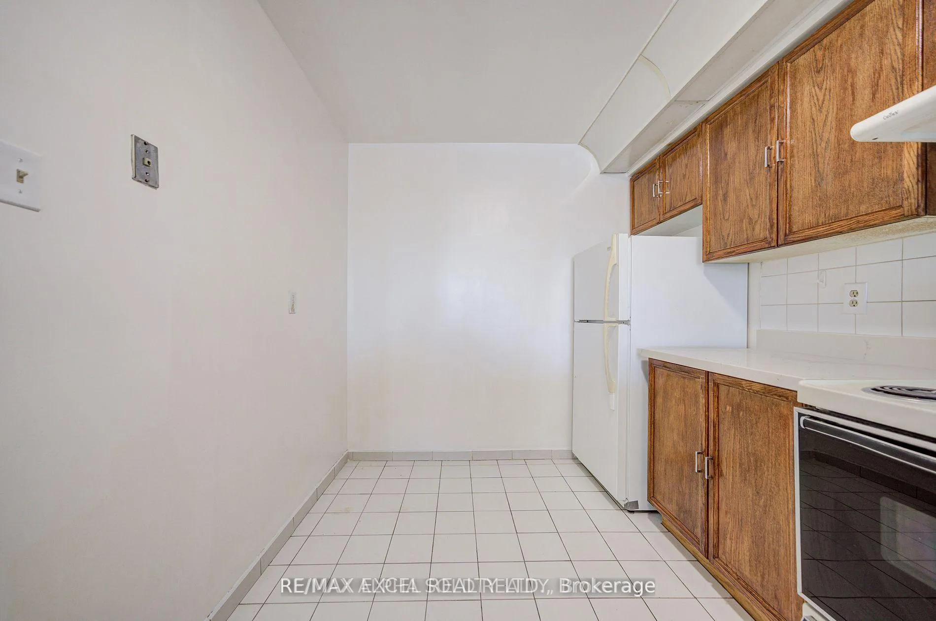 Photo 17 of Unit 303, 4727 Sheppard Avenue E, Scarborough, Agincourt South-Malvern West — HOMEH