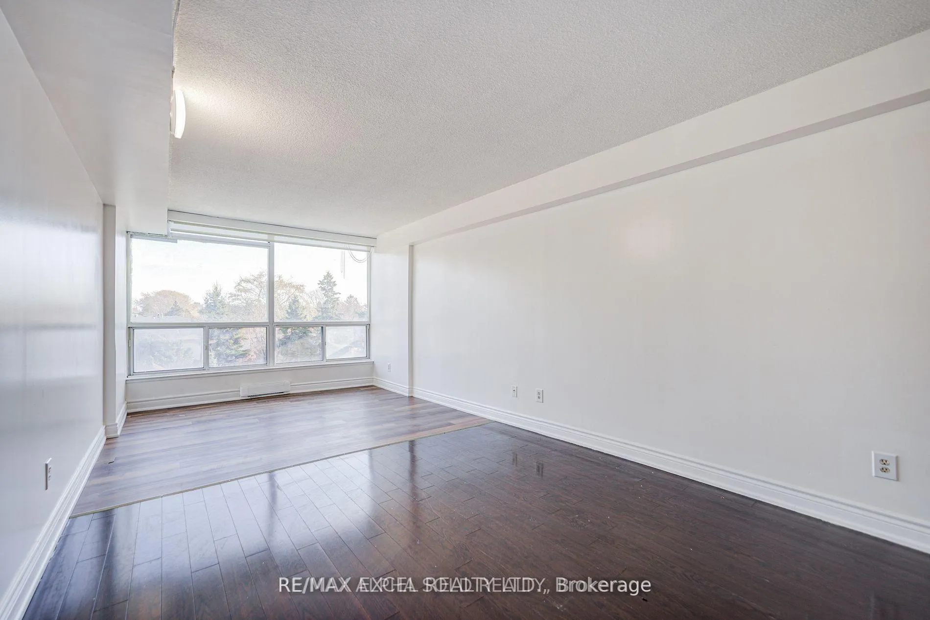 Photo 19 of Unit 303, 4727 Sheppard Avenue E, Scarborough, Agincourt South-Malvern West — HOMEH