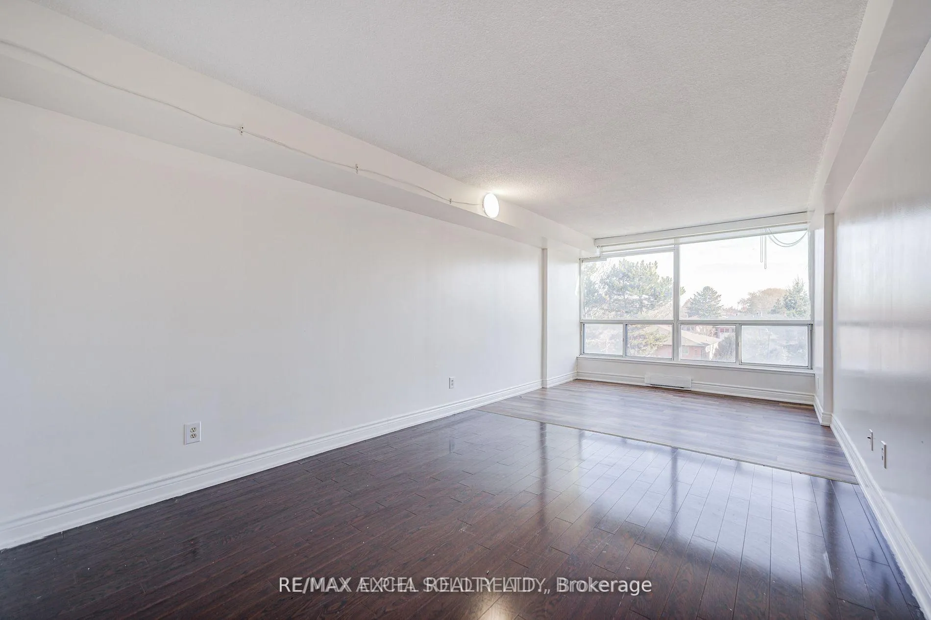 Photo 21 of Unit 303, 4727 Sheppard Avenue E, Scarborough, Agincourt South-Malvern West — HOMEH
