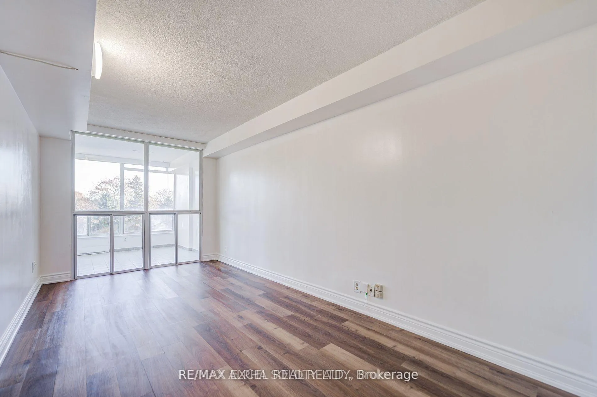Photo 26 of Unit 303, 4727 Sheppard Avenue E, Scarborough, Agincourt South-Malvern West — HOMEH