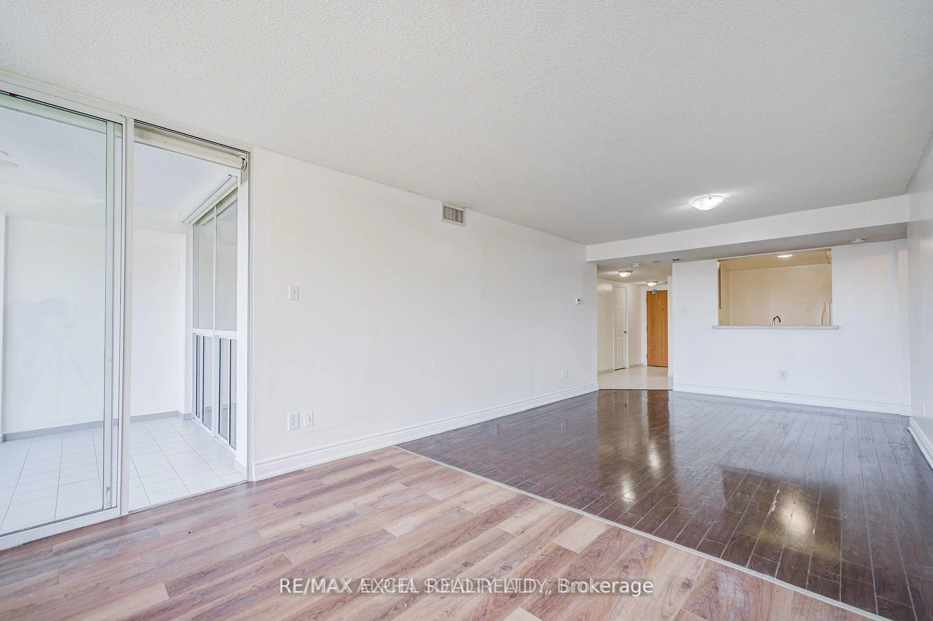 Photo 29 of Unit 303, 4727 Sheppard Avenue E, Scarborough, Agincourt South-Malvern West — HOMEH
