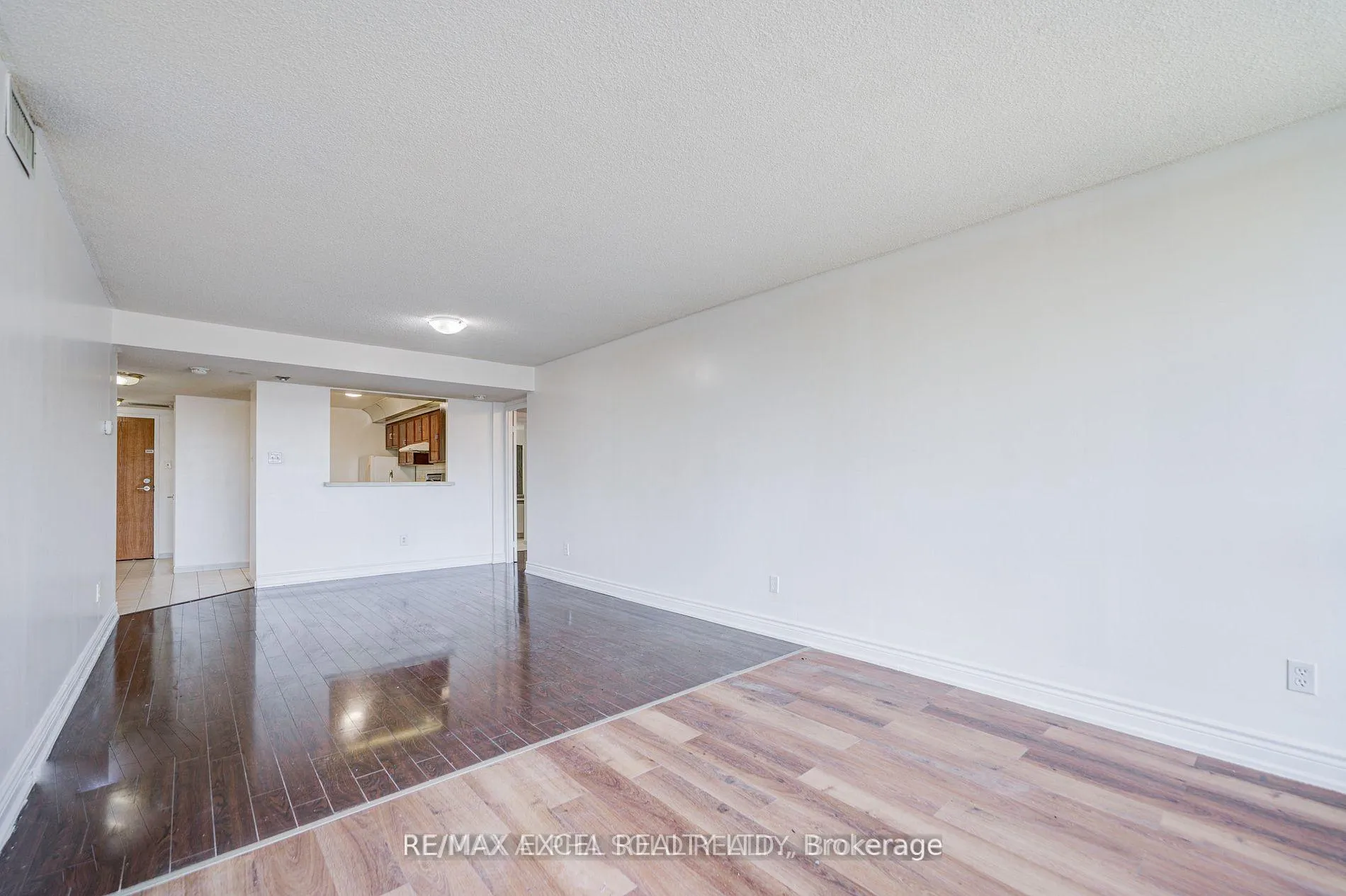 Photo 30 of Unit 303, 4727 Sheppard Avenue E, Scarborough, Agincourt South-Malvern West — HOMEH