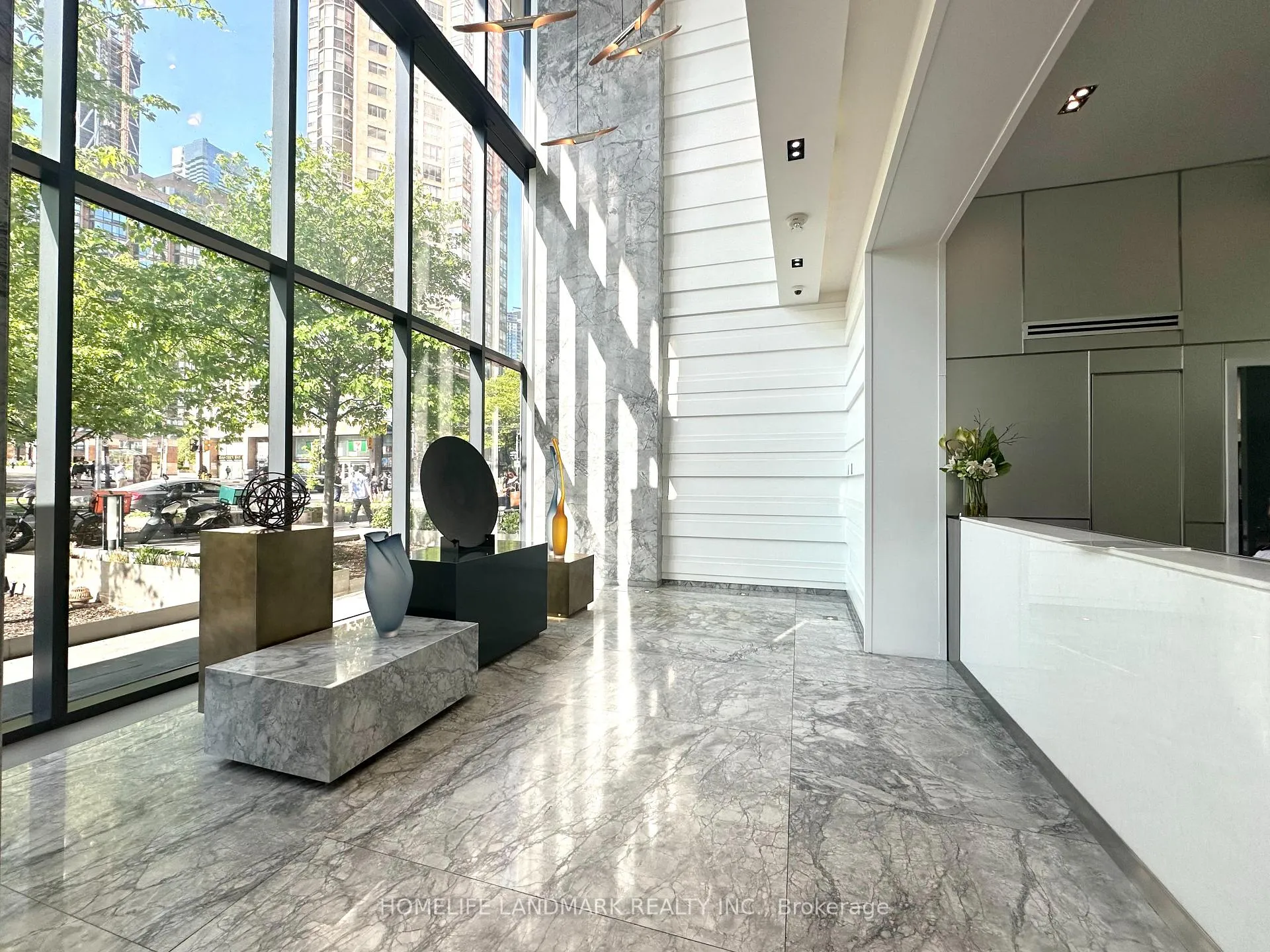 Photo 3 of Unit 1004, 57 St Joseph Street, Toronto, Bay Street Corridor — HOMEH