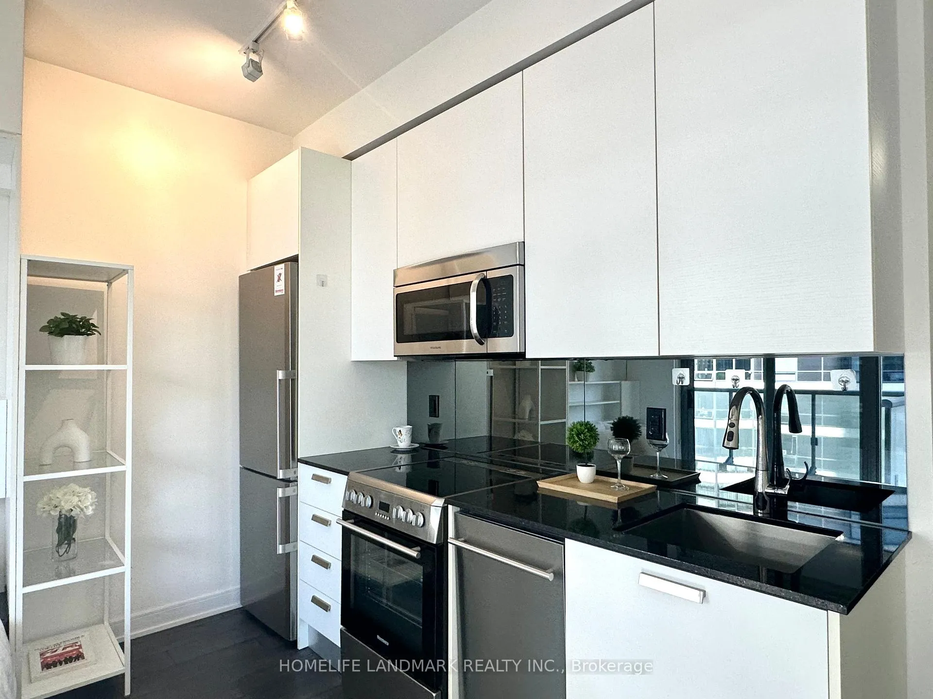 Photo 9 of Unit 1004, 57 St Joseph Street, Toronto, Bay Street Corridor — HOMEH