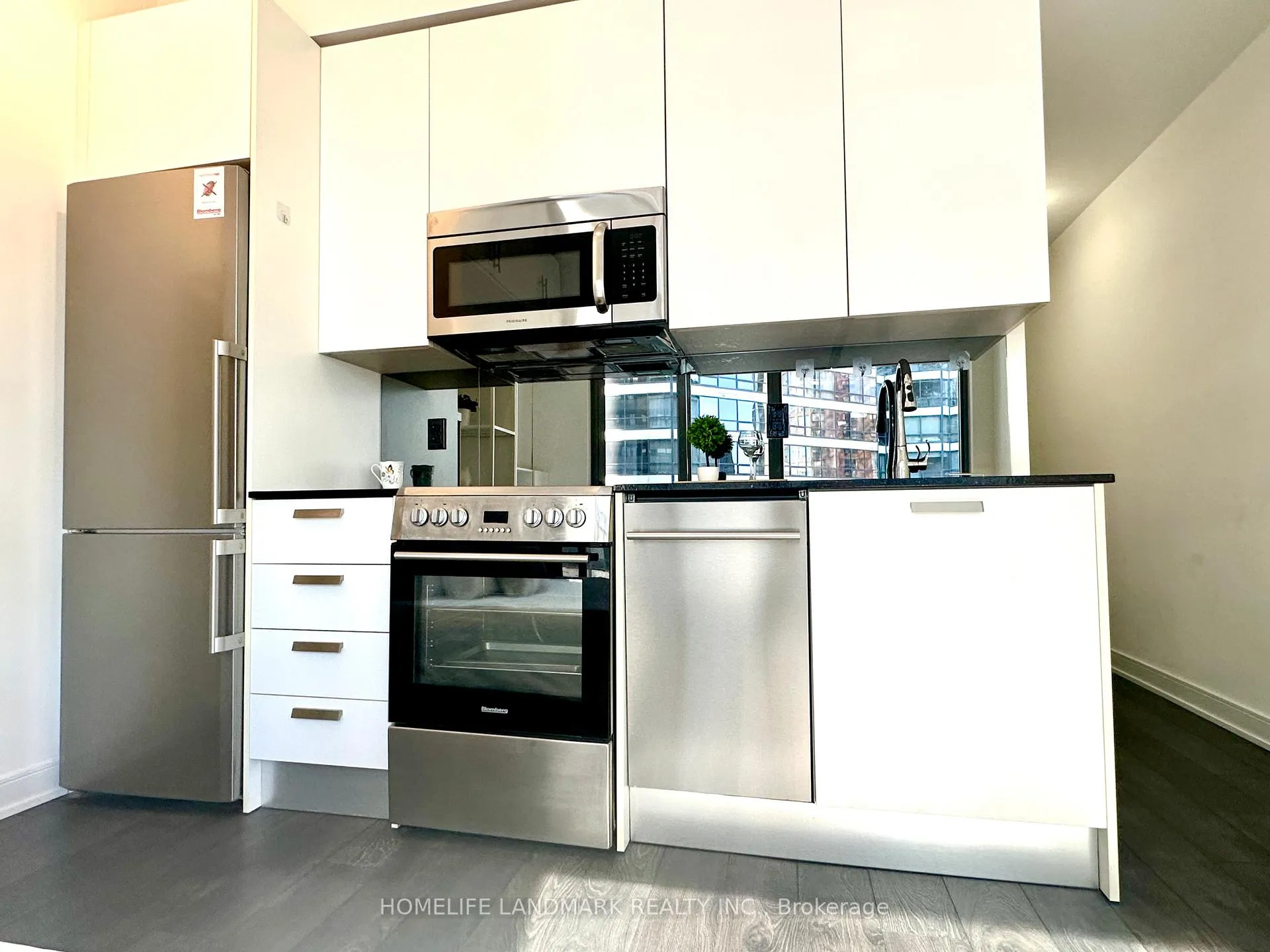 Photo 14 of Unit 1004, 57 St Joseph Street, Toronto, Bay Street Corridor — HOMEH