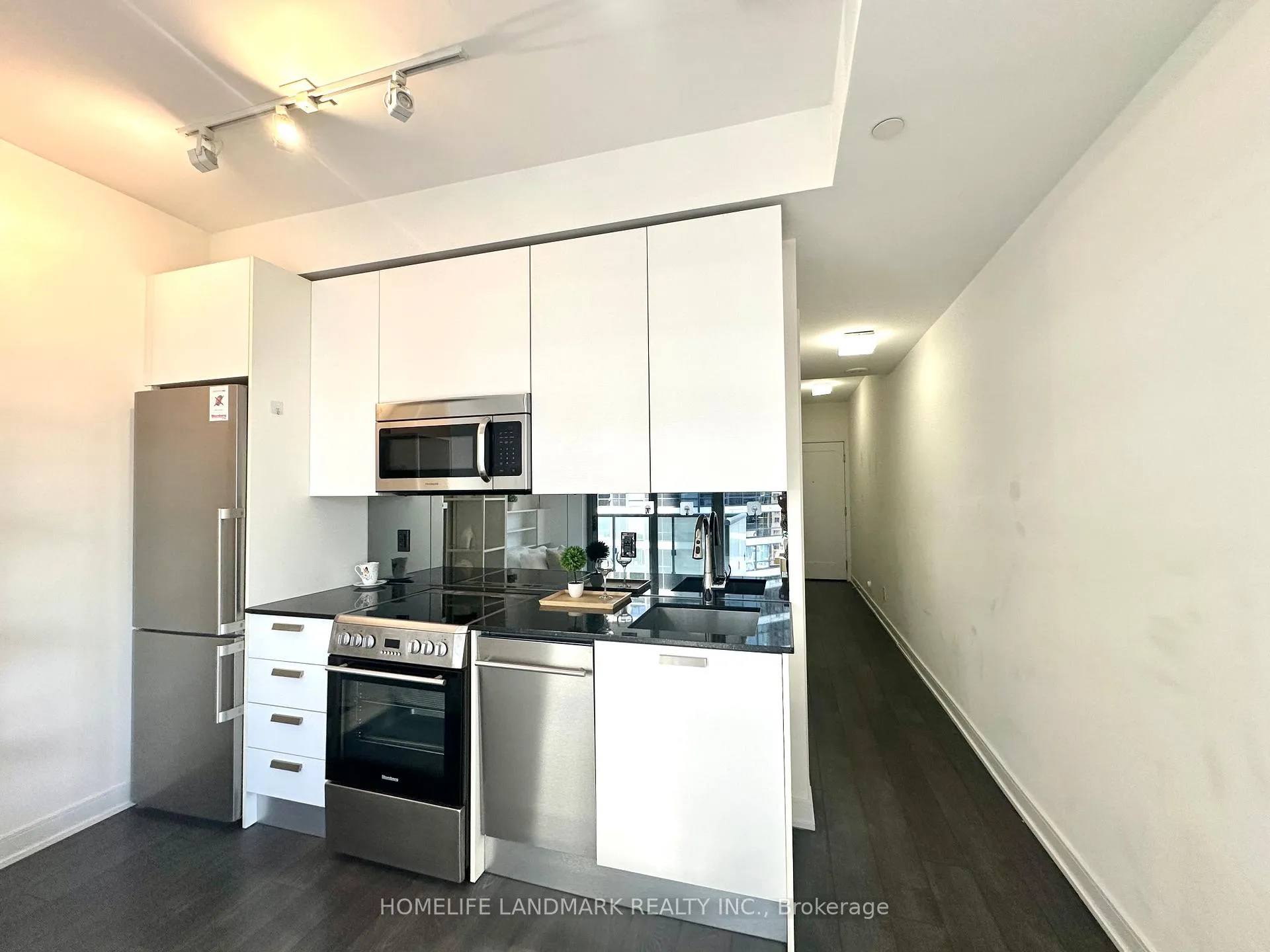 Photo 15 of Unit 1004, 57 St Joseph Street, Toronto, Bay Street Corridor — HOMEH