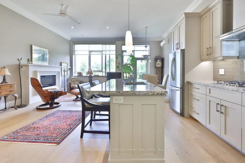 Photo 4 of Unit 204, 397 King Street W, Hamilton, Cootes Paradise — HOMEH
