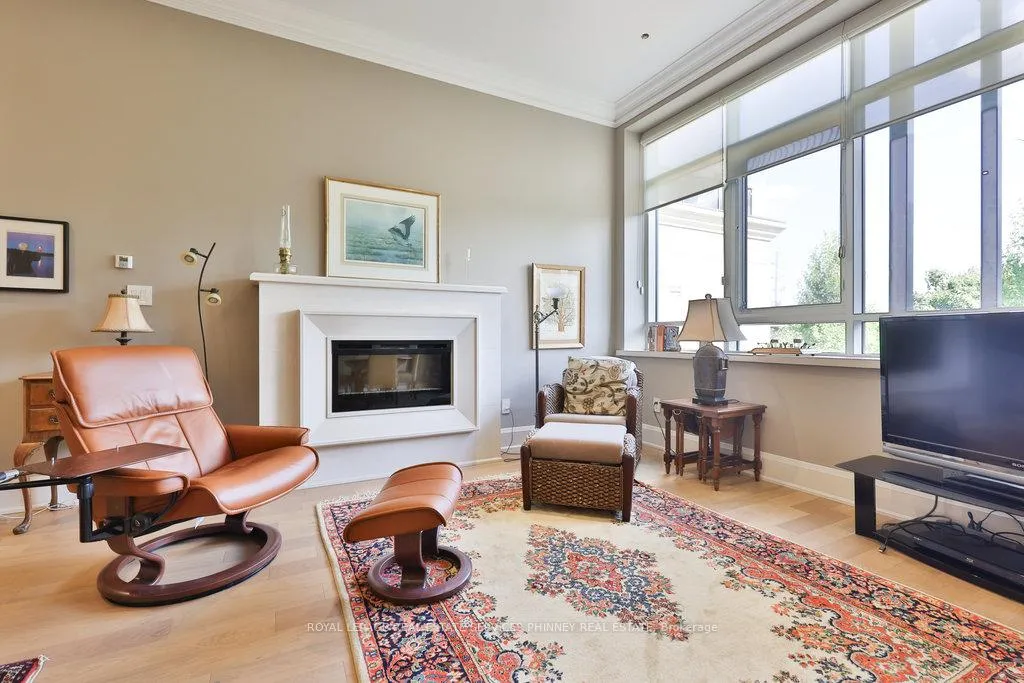 Photo 8 of Unit 204, 397 King Street W, Hamilton, Cootes Paradise — HOMEH