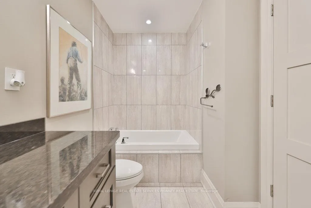 Photo 11 of Unit 204, 397 King Street W, Hamilton, Cootes Paradise — HOMEH