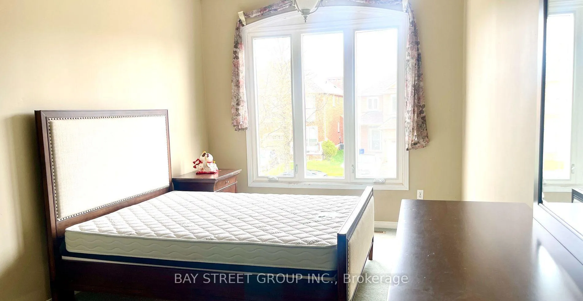 Photo 3 of 148 Trail Ridge Lane, Markham, Berczy — HOMEH
